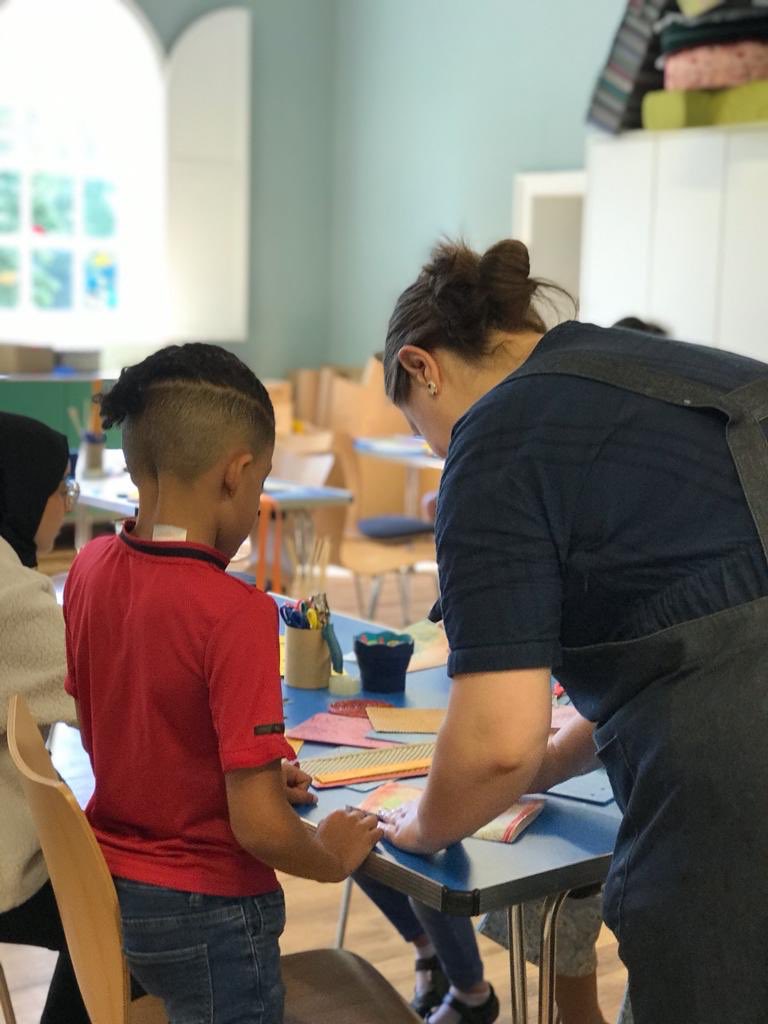 interferenceart's tweet image. The curiosity of a peek behind the scenes @Mag_PlattHall &amp;amp; the concentration on creating kite designs...

Each week, we’re taking inspiration from an object in the collection; a kite was the spark this time.
#everydaycreativity
#HAF2022
@trinityhousecrc
@MCRActive @ManCityCouncil