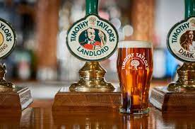 OldCrossTavern's tweet photo. Two "Landlords" on our handpumps and neither of them 'grumpy' as far as we know
You can go Landlord Pale 4.3% or Landlord Dark 4.3%
For those who fancy Dark Arts brewing suggest you #trysome of the #DarkerShadeofPale
Brewers Yorkshire's @TimothyTaylors
#LoveCask #Hertford https://t.co/3oEBw0t0ey