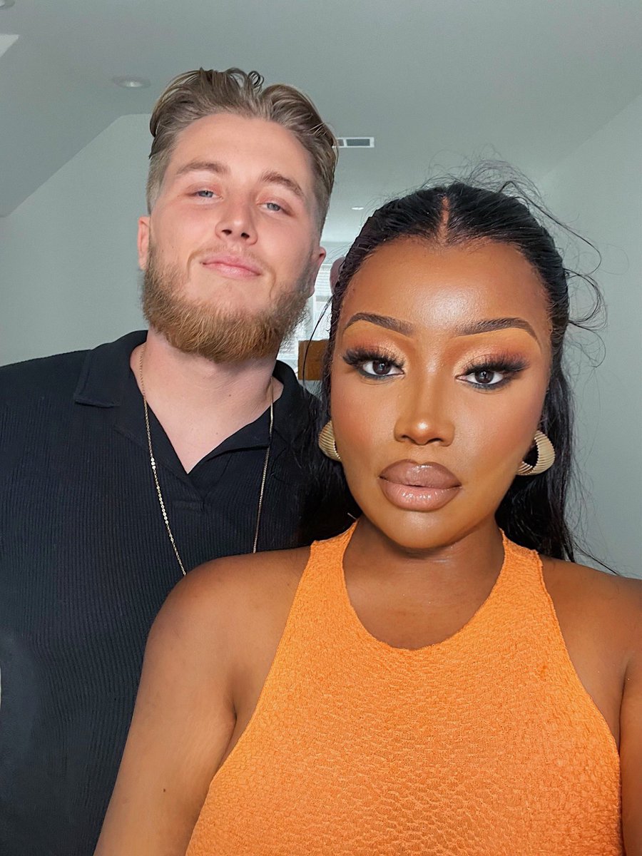 when he randomly reminds you why you should never settle for less 🥰