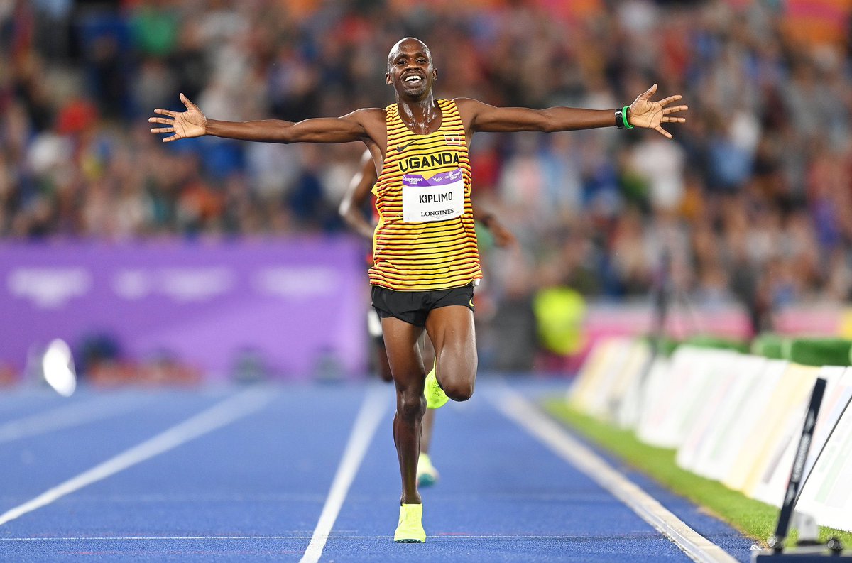 Jacob Kiplimo wins the Men’s 10,000m final and sets a new record over Cheptegei's #GC2018 incredible run. 

An impeccable time of 27:09:19! 👏🏽🥇🇺🇬

#CommonwealthGames | #B2022