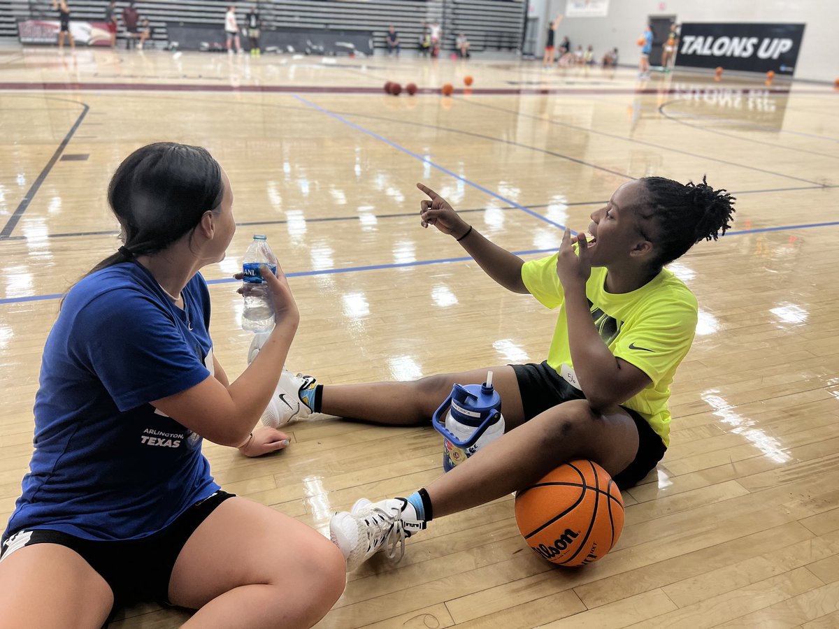 Great Camp today at OCU! #goeagles @CoachCG_OC <a href="/CoachMRB4/">Markeith Brown</a>