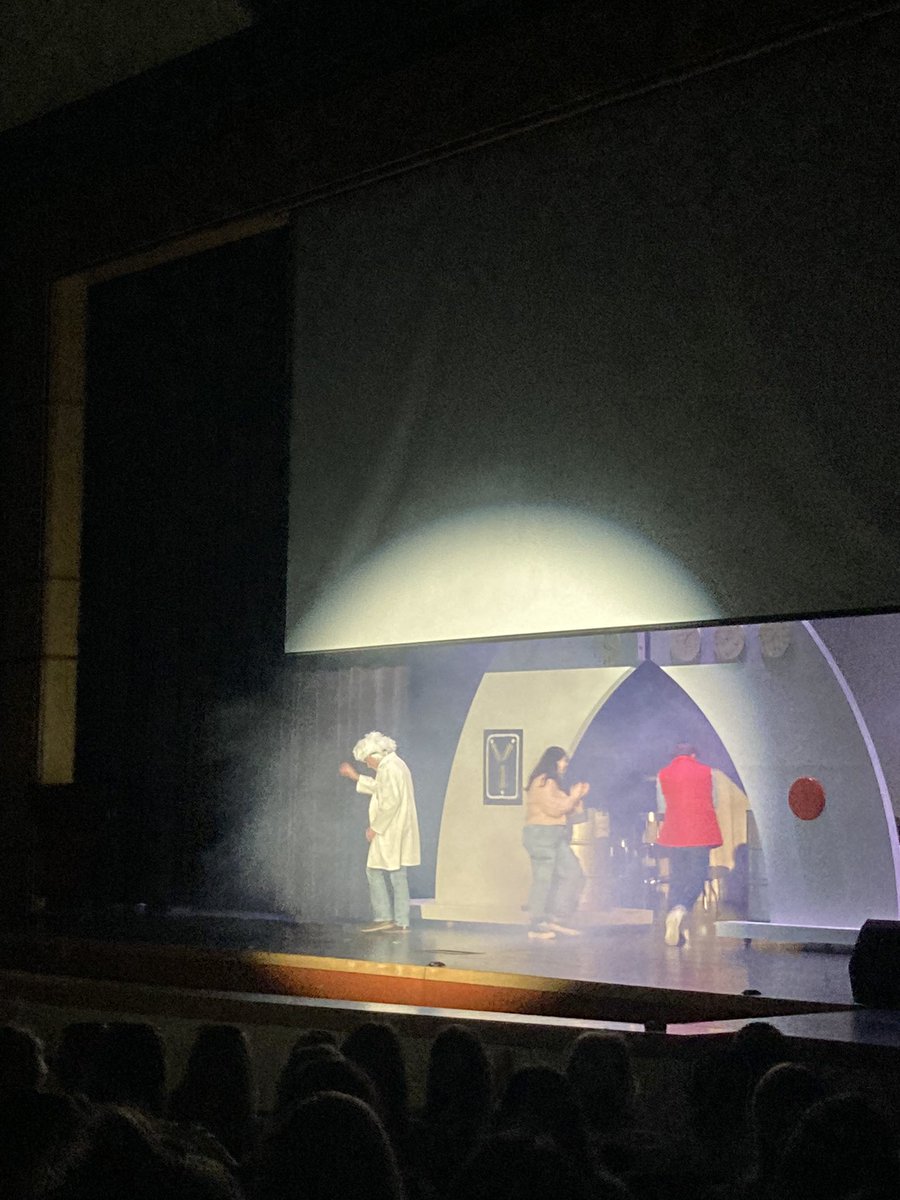 BoerneISD_ALC's tweet photo. What a GREAT day in @BoerneISD!  Got to see 2 legendary educators on stage @Drtprice @LeechStan in the morning, and got to begin the year with our DREAM TEAM in the afternoon!! #TheBestIsTheStandard #BacktoSchool2022 🧡🤍💙 https://t.co/nwJlDv2PYu