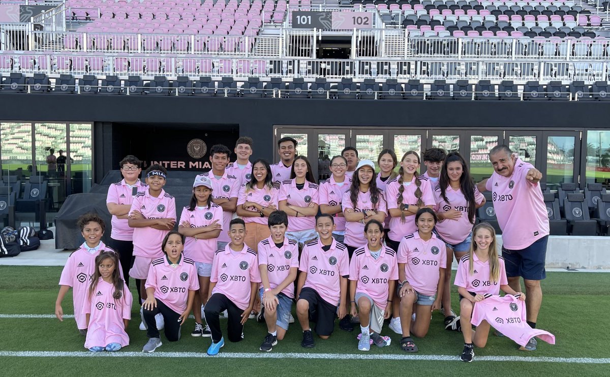 FernandoFiore's tweet photo. Un fin de semana con mucho orgullo LATINO …
El gran proyecto CAPITANES DEL FUTURO

@MiamiHispanic | @latinaswhotrade | @TheHispanicStar | @WAAH_Foundation
@ProcterGamble @InterMiamiCF https://t.co/EsEZD8CTcu