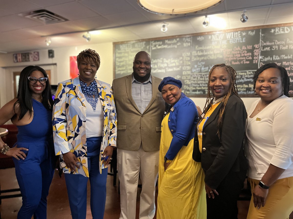 VoteRoyAR's tweet photo. It was inspiring to see members of the Divine Nine come out to support the campaign last weekend. Congrats to the brothers of Alpha Phi Alpha and the sisters of Sigma Gamma Rho for bringing in the most support as we begin our final sprint towards November. #VoteRoy https://t.co/skjZ7F8mmT