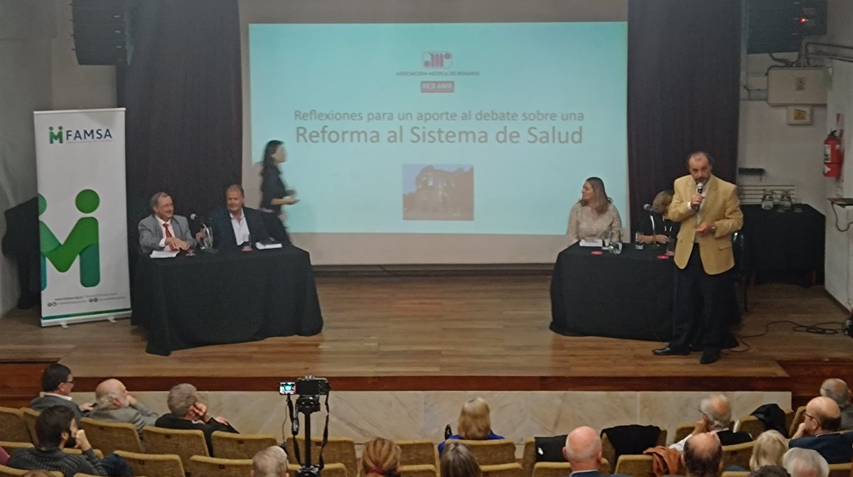 Expone en primer lugar Dardo Dorato, presidente de la Asociación Médica de Rosario (AMR). #CambioDeRumbo