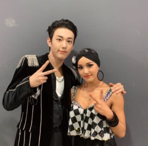 Kep1_Jeans's tweet photo. I did a little research about #Xiaoting's partner, Mr. Nam Giyong. Turns out he and Ms. Shin Nara (Intak's partner) are real dance partners!!! 👁️👄👁️. Both of them won many awards. No wonder why they won in the male and female categories 😌✨💅 https://t.co/HR2Q5SAG13