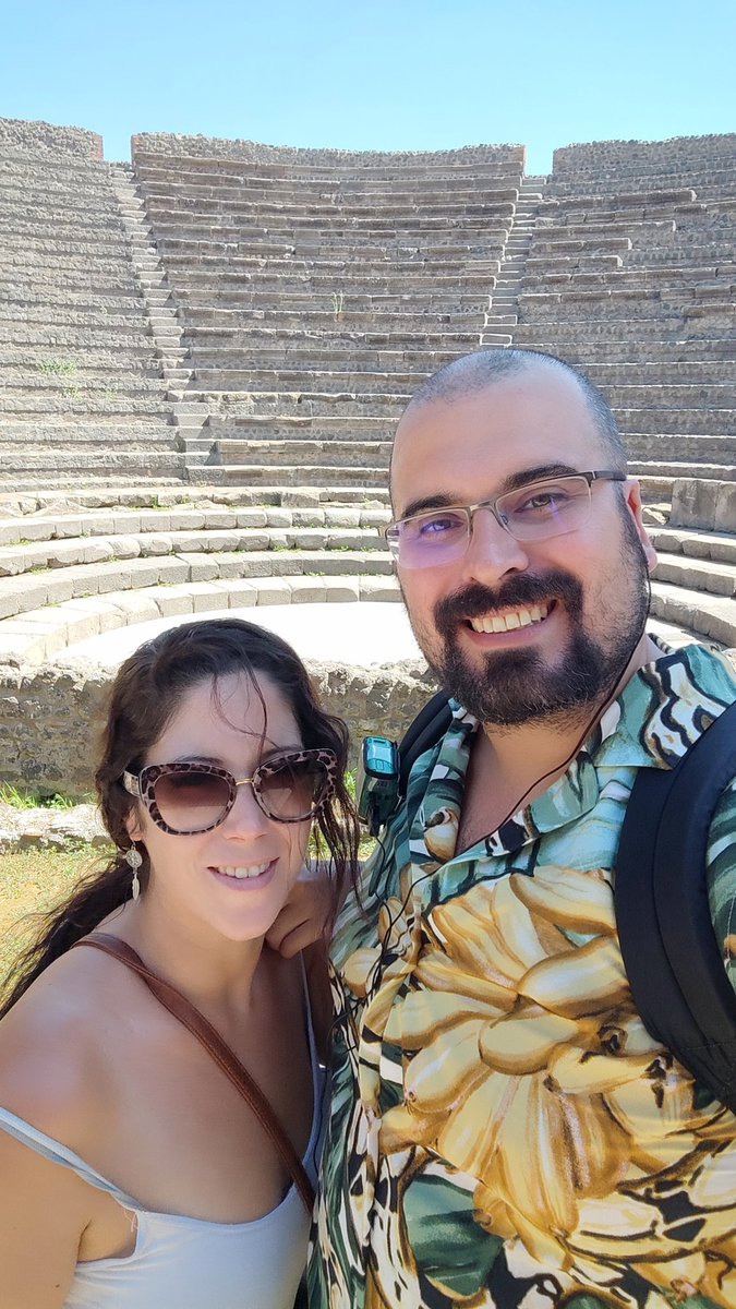 EmilioHurtadoLP's tweet image. Finalizamos la visita a #Pompeya 🇮🇹. Una parada OBLIGATORIA una vez en la vida🏛️. El grado de conservación de la ciudad no tiene símil con nada que hayáis visto antes. Una estructura intacta sepultada bajo las cenizas del volcán #Vesubio 🌋.  Sin palabras. Lugares que emocionan.