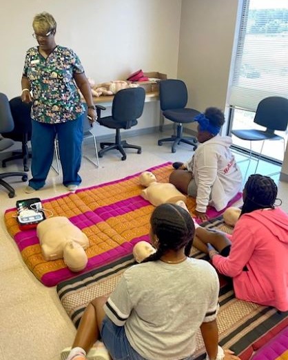 RunCollegiate's tweet photo. Summer Bridge Day 2:  At Centura College focus was HVAC, Medical Asst., Chest Compressions, Capillary Stick/Staple Removal, Biomedical Equipment and Wheel Chair Assembly.  At Sentara PA, 10th graders scrubbed instruments, sutured and observed laparoscopic simulations @beachsupe https://t.co/yUTXlP7Uo2