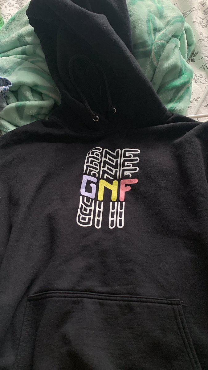 eliselovesmcyt's tweet photo. @gnfsnose LOL idk if you already have this hoodie or not but i’m trying to sell it for $35 dollars if you’re interested lmk! https://t.co/mvHNseH2ua