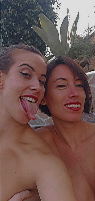 Con mi amor😈😈 https://t.co/h1yqKFar0Y