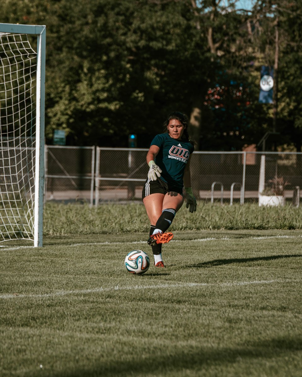 UIC_WSOC's tweet photo. Practice 1: done

#FireUpFlames https://t.co/4NGvt6w0LK