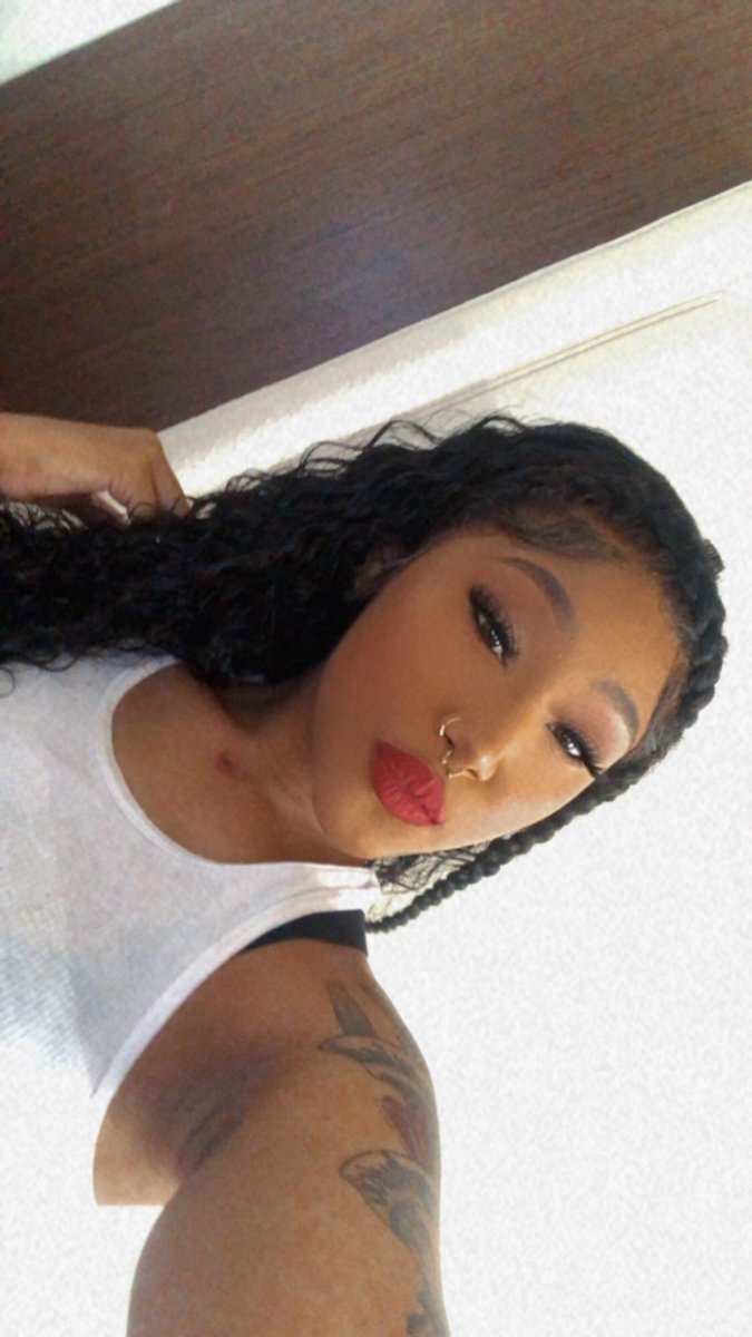 clbmamii's tweet photo. #WhosWhoOfGSU #GramFam 
⁃Chrissy B♐️
⁃Port Arthur Land of the Trill Tx❤️
⁃#gramfam24 or when they cut me loose 
⁃Psychology 🧠📚
⁃I do nails book with me💅🏽💕 https://t.co/n3EPjwcyIg