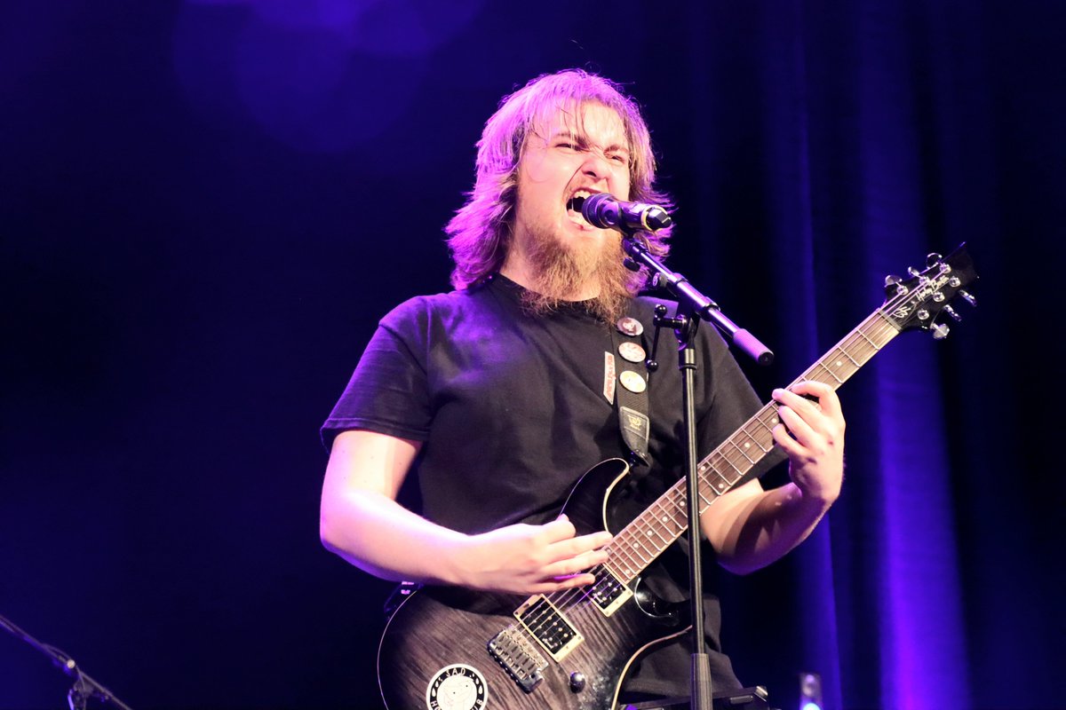 xeto_de's tweet photo. What an incredible solo from @bbluemetal at @gala_con 2022β¨
Man, your movements are so legendary. I enjoyed your performance. You rock! π€β¨
#XTGC22 https://t.co/EofdMN0BvJ