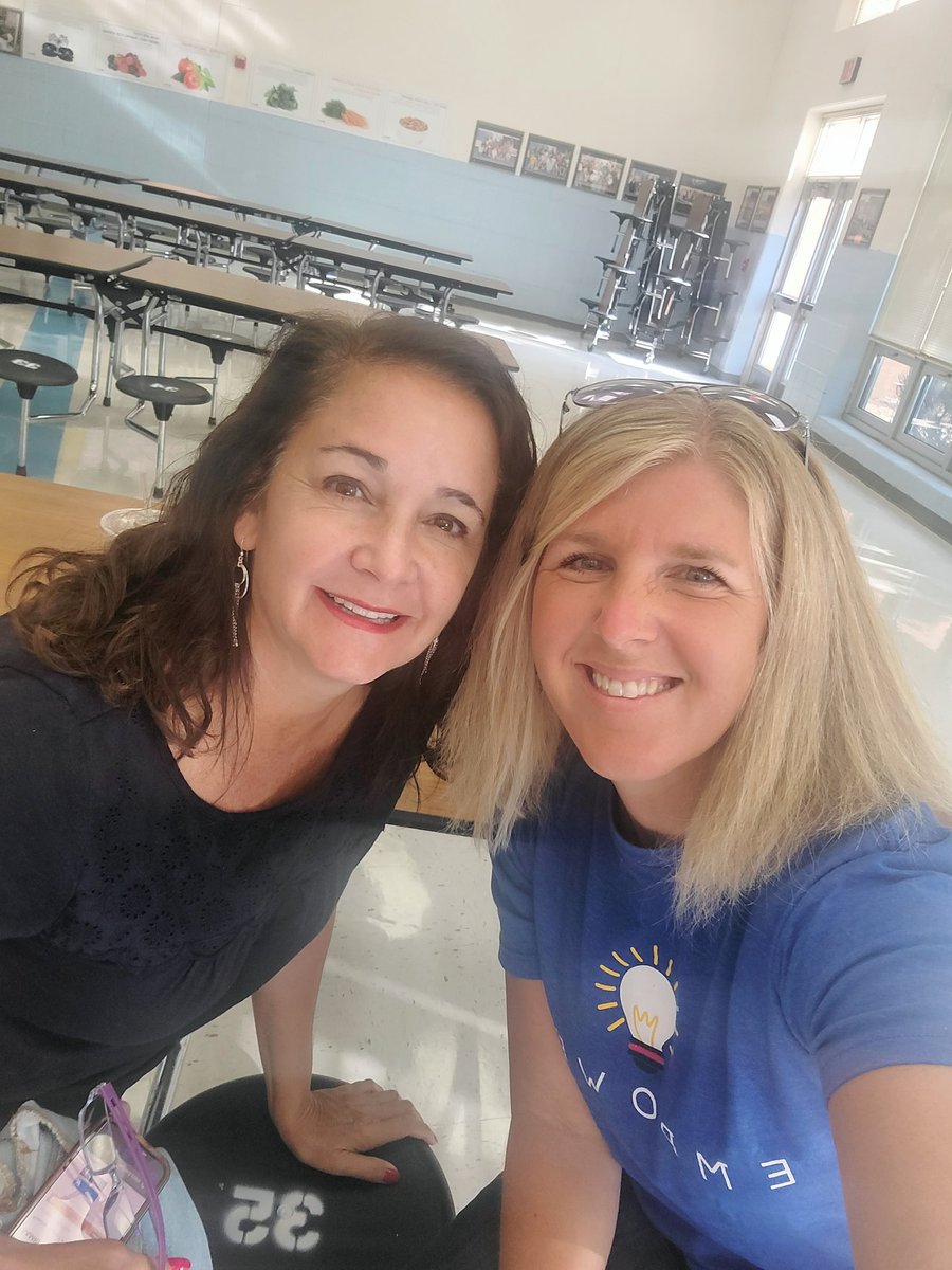 Great 1/3 day of learning <a href="/IndianPrairie47/">Indian Prairie D47</a> for #samricamp
Ready to start the school year in #d303empower