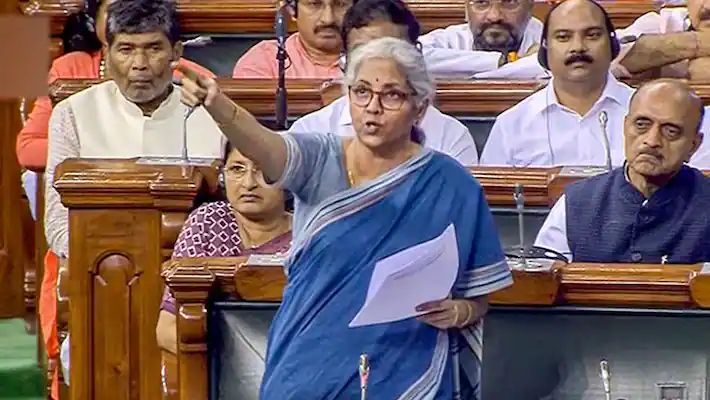 AsianetNewsEN's tweet photo. Indian Rupee has not collapsed; it is finding its own course: FM Nirmala Sitharaman

Details: https://t.co/IuZhLWkkOK https://t.co/vcbee0KJf7