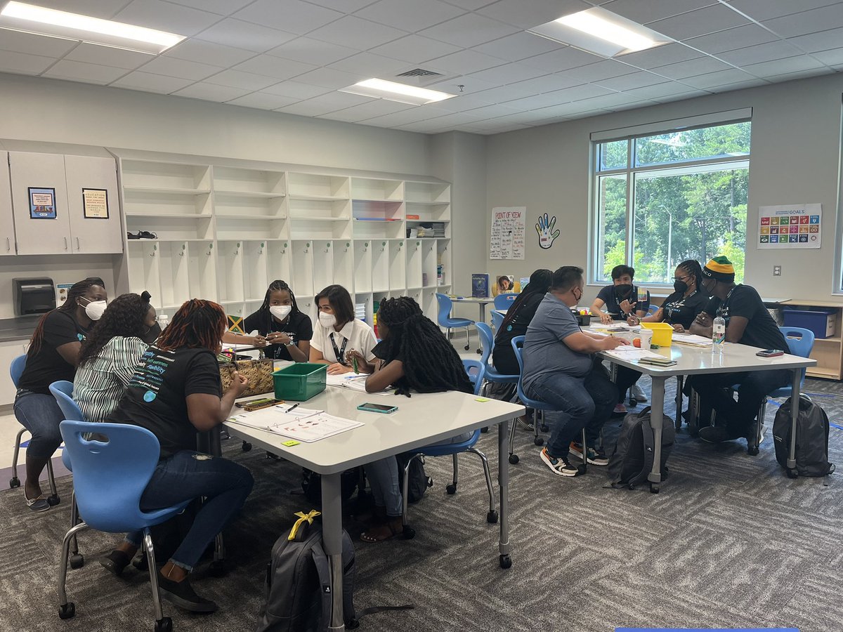 What a fantastic group! Amazing energy and lots of great conversations. 🤩🤩 <a href="/ParticipateLrng/">Participate Learning</a> #PLOrientation2022 #UnitingOurWorld