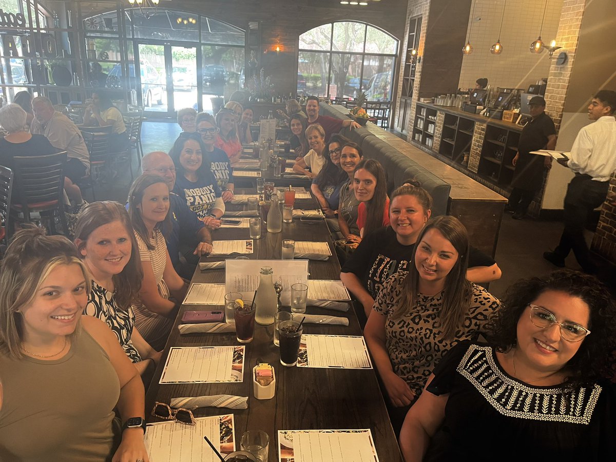RKELions's tweet photo. Finishing up our RKE team leader meeting with a delicious lunch! We are ready to Level Up Our Learning this school year! #rkestaff #rkelions @katyisd https://t.co/aVoBZlIm5U