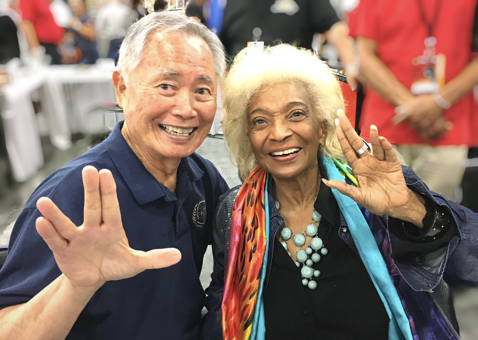 KatCressida's tweet photo. SHE CHANGED IT ALL♥️
BREAKING #ColorBarrier's✊🏾
BRINGING 📺 #CivilRights to TV
TOUCHING MILLIONS♥️
w #LtUhura's #TRAILBLAZING mix
of Grace ✨Beauty✨ INTELLIGENCE
⭐️#NichelleNichols⭐️
DYK #MartinLutherKing convinced
her to DO 🛸 #OriginalStarTrek 🛸?!
HONOR #RIPNichelle💔RT https://t.co/3xj1apLVnR