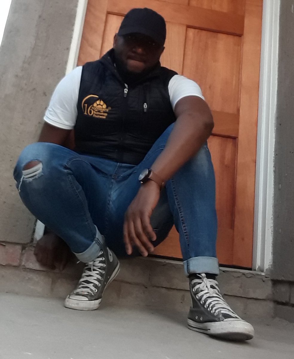 NhlapoJr2's tweet photo. That other day https://t.co/W0hKsZSP1o