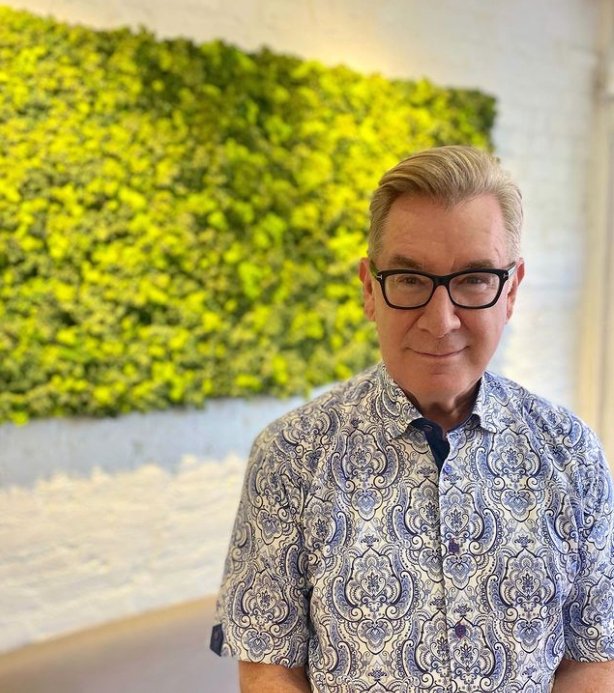 Our client Bill ALWAYS wears the best shirts! 

Cut and color by Lennie Vega

#AvedaMens #MensColor #WestVillage #ForYou #FYP #Trending #NYCStyle #Mood #MensStyle #InStyle #MensHairCut