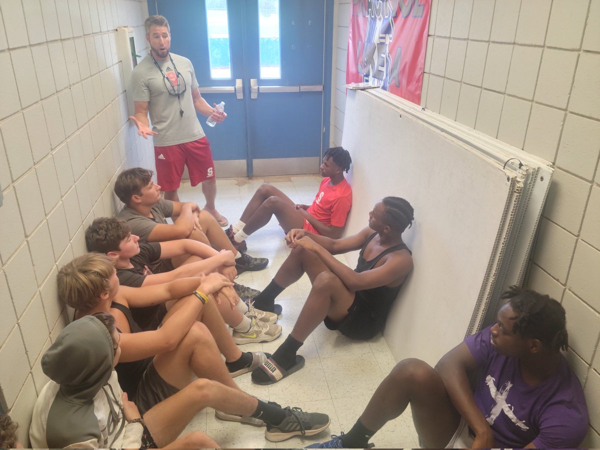 HighSumner's tweet image. Doing Team building and Leadership exercises with team. Building Young Men to succeed! #SumnerStrong #GoSumnerCowboys