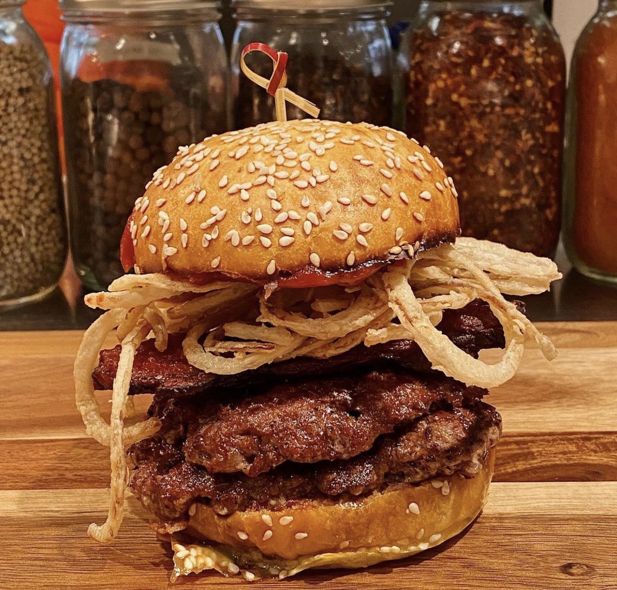It’s always a good time for bacon.
Say hello to The Smokey Gee. 
Melted cheese, crispy onion, BBQ sauce, and yes - BACON 🥓 
Get one delivered or hit up @whiskeydiner in person today!