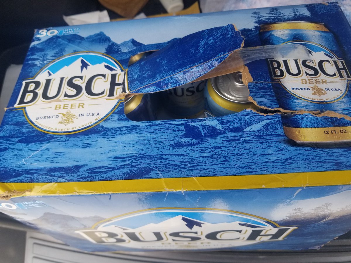 Mgonzalez11M's tweet photo. I got the last 30 pack of #Bushbeer from #Walmart and the box's was beat up, but I picked it up anyway. When I opened the box a d it was missing 2 beers!!! I didn't want #Bushlight or anything else. #Walmart you need to better! https://t.co/xq99QDXnub