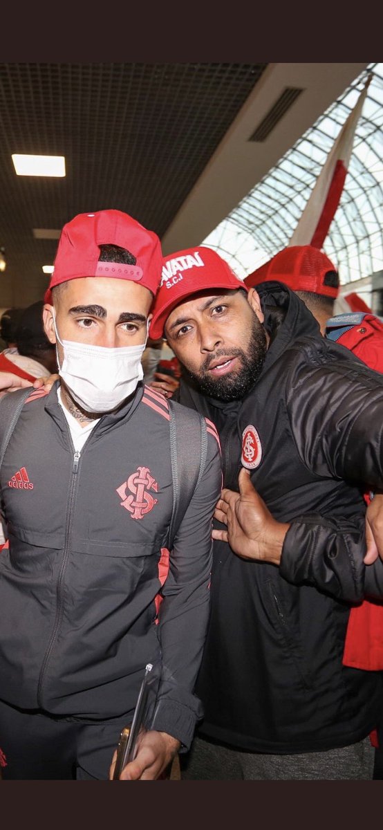 808guedes's tweet photo. @SCInternacional Pqp mano to rachando dms com essa porra, bah us nego de gti não presta kkkkk https://t.co/UBHMxeyC9O