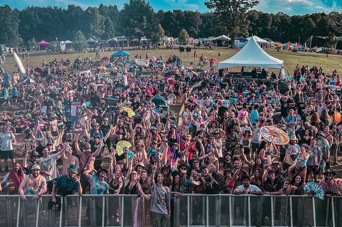 Meduso_bass's tweet image. They gave me the keys to the spaceship this weekend at @soundhavenfestival to take y’all for a little spin 🛸🔊

Thanks to everyone who came out early and bared the heat to throw down with me. Love y’all! 🖤🤘🏼