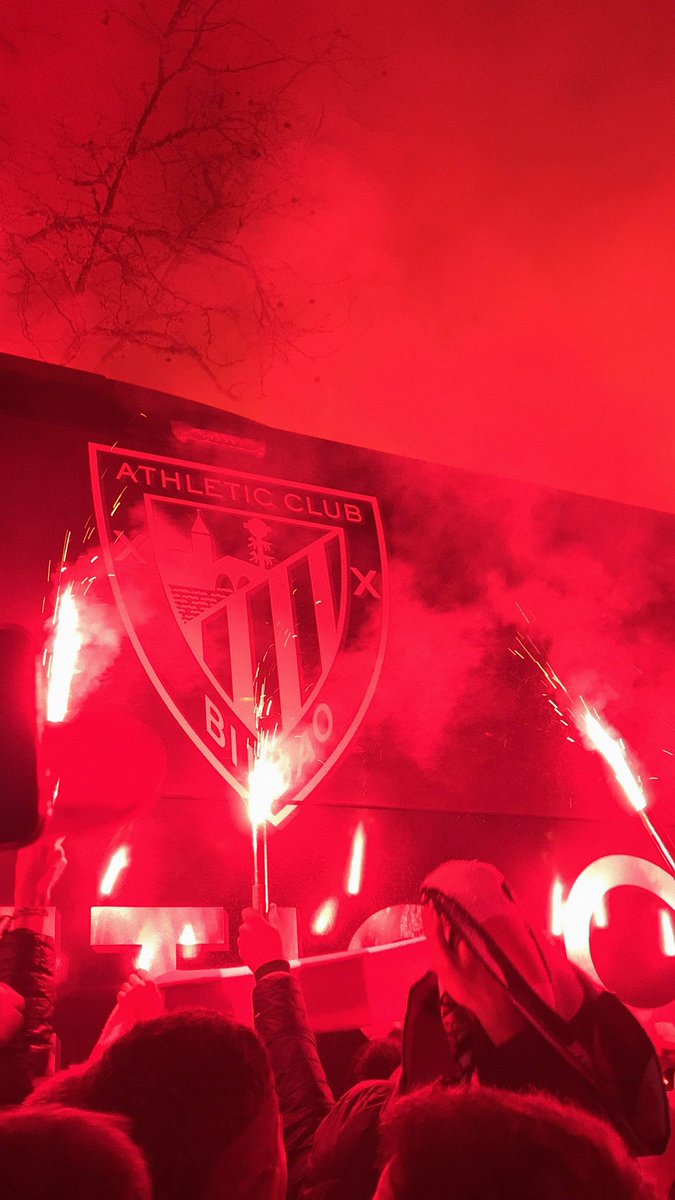 PANDOLFI EMPALADO EN PLAZA IRLANDA tweet media