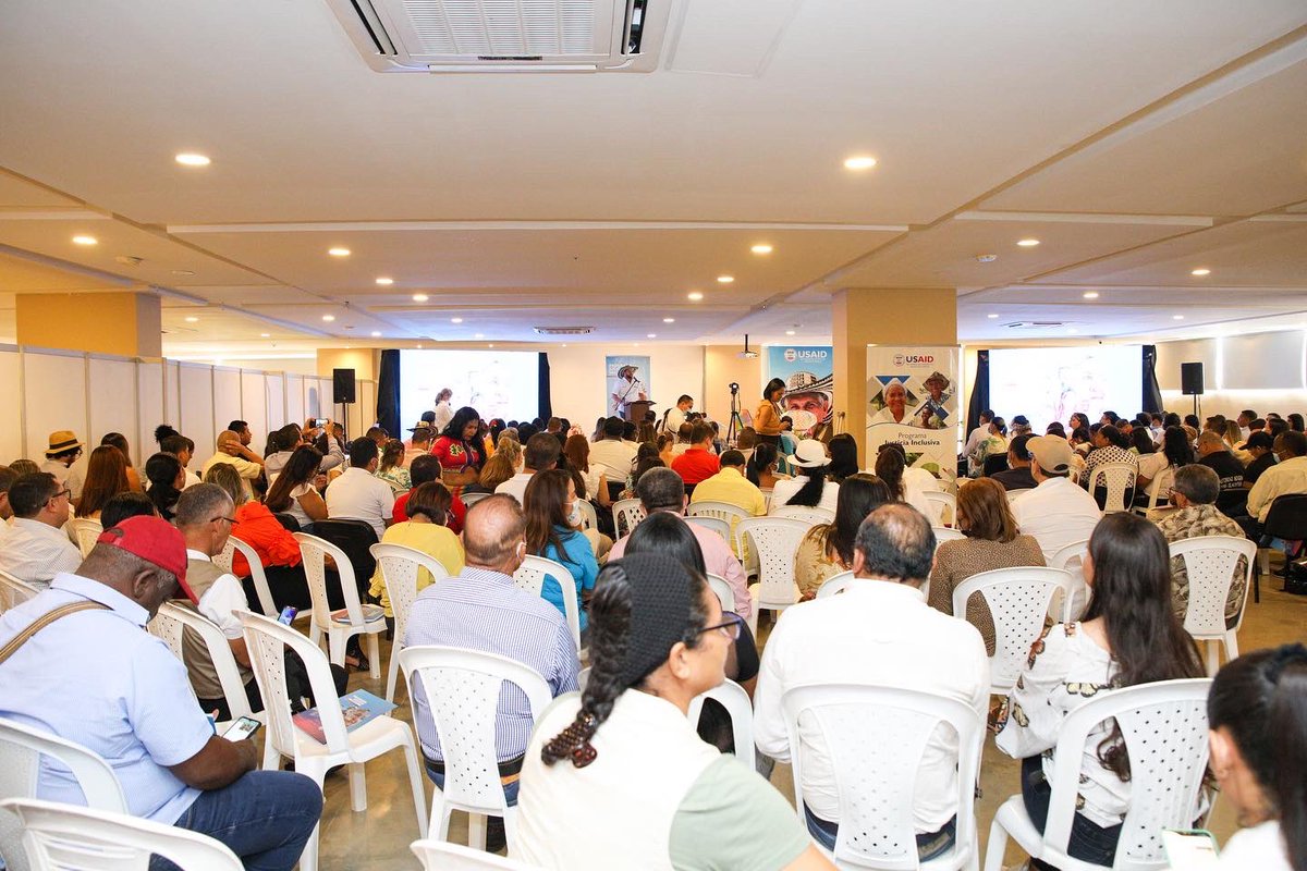 orlandobenitezm's tweet photo. Iniciamos la mañana de hoy, participando del lanzamiento Regional para Córdoba y Bajo Cauca,  del Programa de Justicia Inclusiva de USAID,  el cual tiene como objetivo 
presentar los  componentes y objetivos de una justicia que facilitará el acceso a los servicios de justicia https://t.co/b1f2AqKJyn