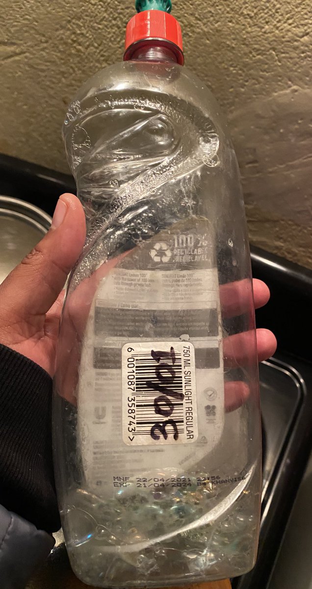 womaninflux's tweet photo. I do this extra weird thing where I write dates on household stuff in an effort to track our usage. I’ve learned that in a year, I use 2 bottles of #sunlightliquid, 4 packets of the 18rolls of toilet paper & just over 1 bottle of #goodstuffSA handwash. #knowyourhousehold #budget https://t.co/5mAa4dzbc2