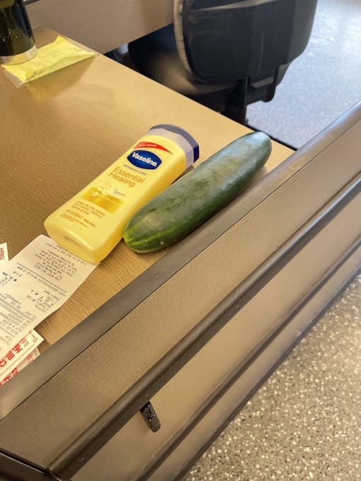 an innocent scene at the grocery store https://t.co/QjCSLlOisM<a href="/tag/mvsales"class="tags"><span>#mvsales</span></a>