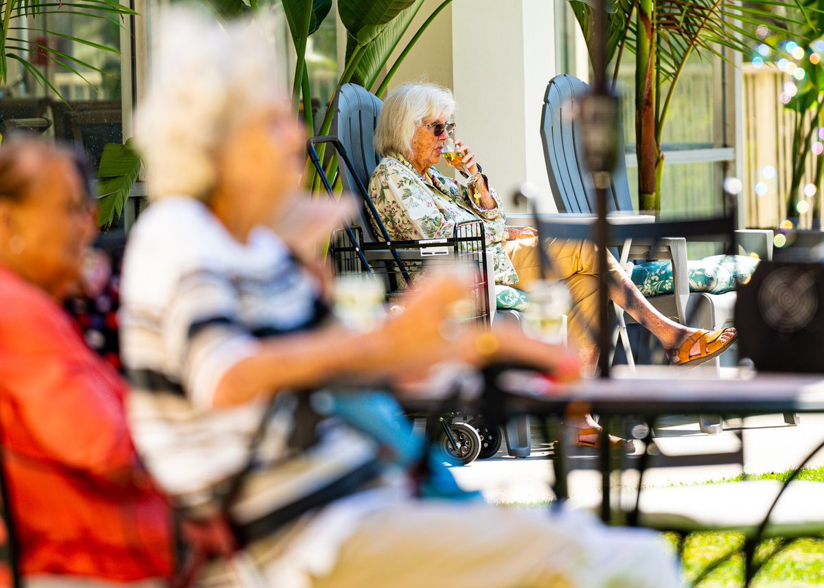 There’s always something fun happening at The Ventura Townehouse. Enjoy these photos from last Friday’s Happy Hour! #lovelifehere #VenturaTownehouse #memorycare #luxuryseniorliving #retirementcommunity #venturacalifornia