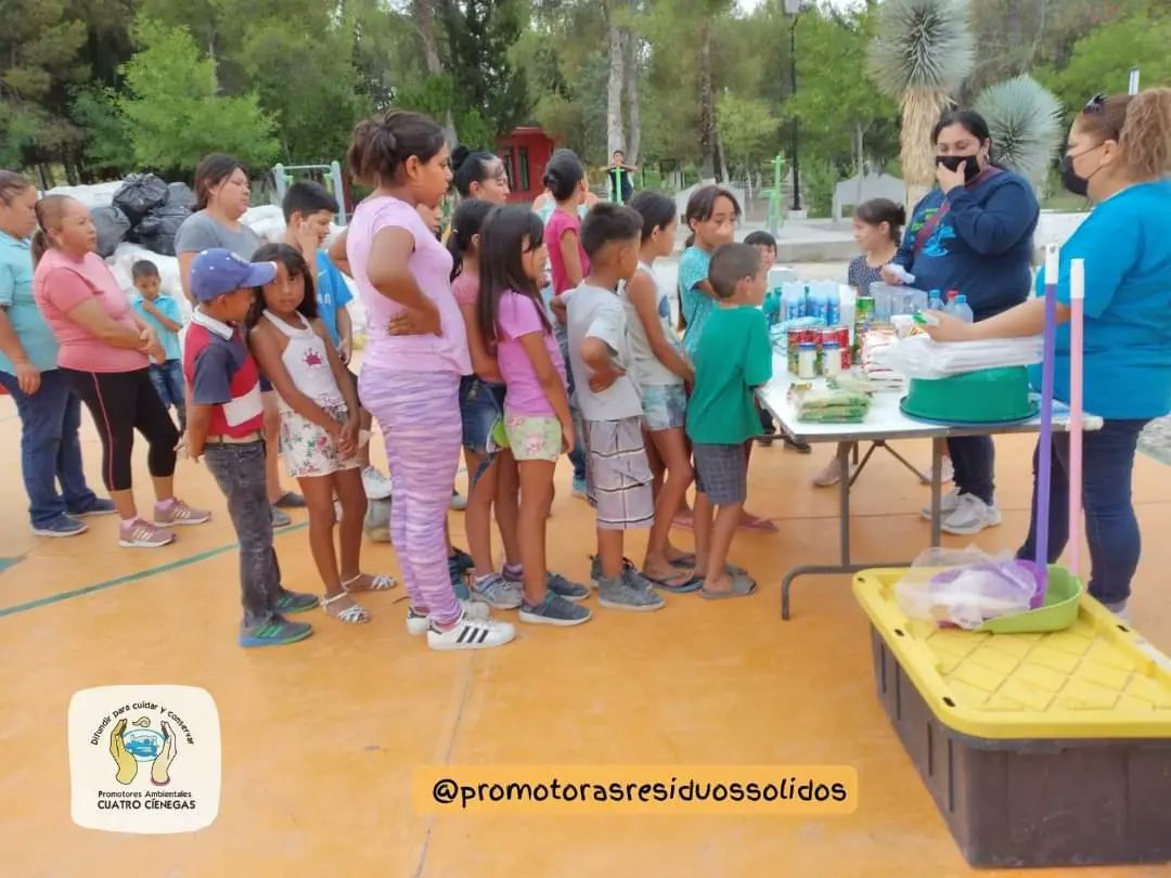 promotoras4c's tweet photo. La semana pasada nos invitaron a Ocampo a realizar un Intercambio de material reciclable por diversos productos. Agradecemos a la Regidora de Ecología y deseamos que les vaya muy bien en las replicas que hagan
#ConservarParaVivir #apffc #apffcuatrocienegas #conanp https://t.co/cJNig2YsB4