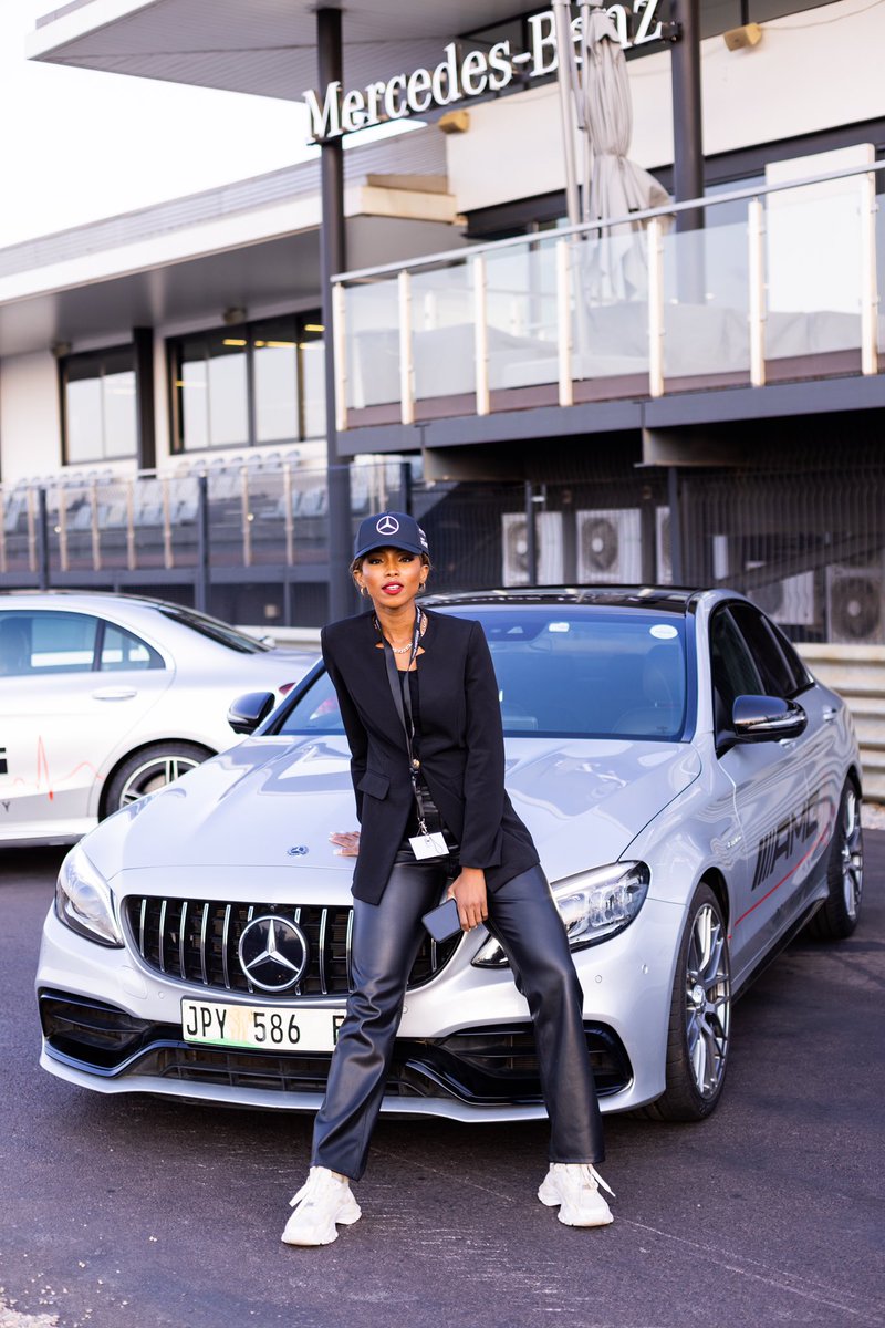 Official_MissSA's tweet photo. Miss SA finalists or Formula 1 drivers? ๐
We canโt tell the difference ๐
@MercedesBenz_SA
#misssa2022 #top10finalists #mercedesbenz #ad https://t.co/7TkG3tH5Nb