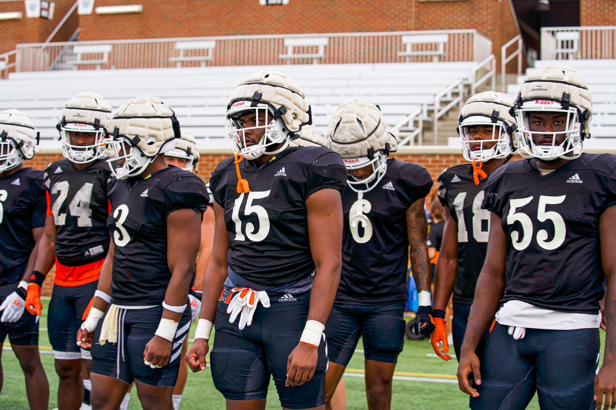 MercerFootball's tweet photo. 𝐖𝐄 𝐆𝐎𝐓 𝐓𝐇𝐄 𝐒𝐇𝐄𝐋𝐋𝐒 𝐎𝐍 𝐓𝐎𝐃𝐀𝐘… 25 days until kickoff, August 27th vs Morehead State 💪 

#RaiseTheBar | #RoarTogether https://t.co/B2mrqYbCZQ