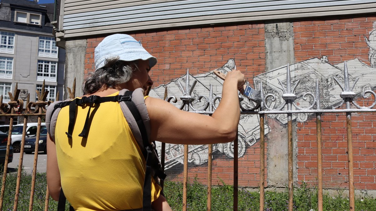 kaldarte's tweet photo. Amaya González + José Manuel Vidal
“Bañado en plata”

@caldasdereis.vilatermal @visitcaldasdereis @caldas_de_reis @culturaquente 
#Galicia #kaldarte #culturaquente #arte #streetart #mural #performance #escultura https://t.co/sGZ1PxM0lB