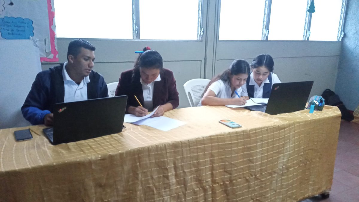 #MinedCamoapa2022
#Nicaragua
Certamen del Mejor estudiante de secundaria a nivel municipal
" Aprendo, Emprendo y Proyecto " 🧑‍💻
<a href="/BoacoMineddptal/">MinedDptal Boaco</a>