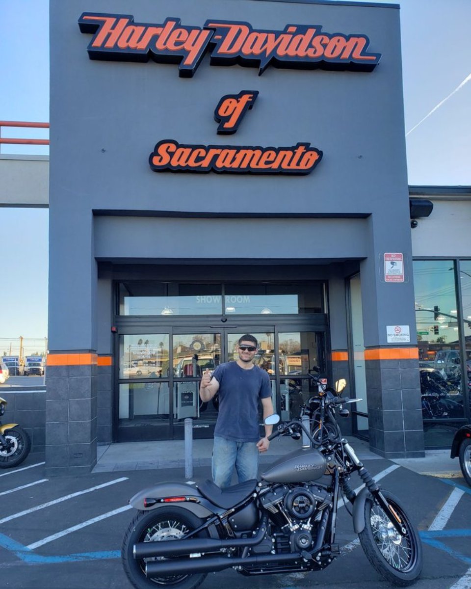 SacramentoHD's tweet photo. Where you buy is just as important as what you buy. Shopping local with Harley Davidson of Sacramento means you get top-notch vehicles and personalized service with a smile. We can't wait to welcome you in, Sacramento! #HarleyDavidsonOfSacramento #HarleyDavidson #Harley https://t.co/IxVWwkk7JB