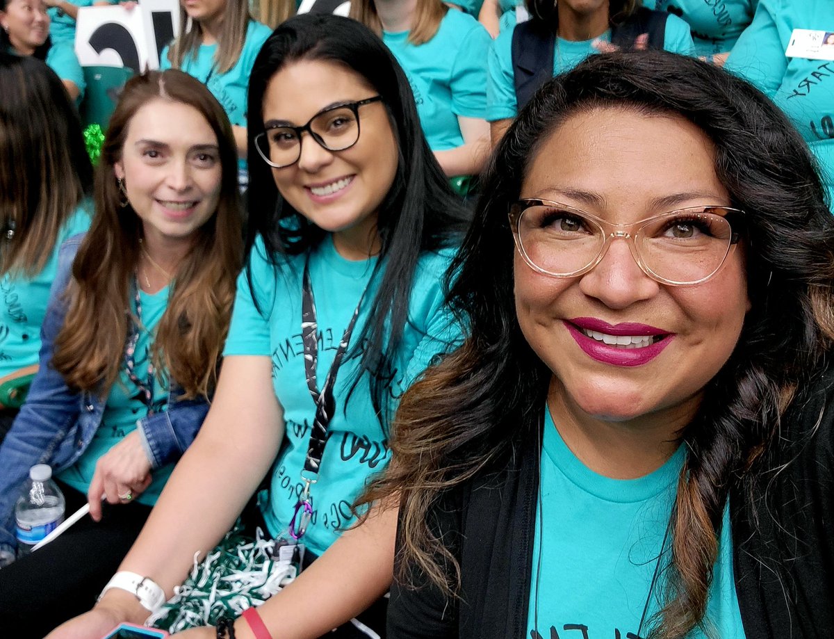 jennifer_salay's tweet photo. Convocation day #prosperstrong @RuckerRocks all smiles and ready for the new year! https://t.co/eu3KadQM2j