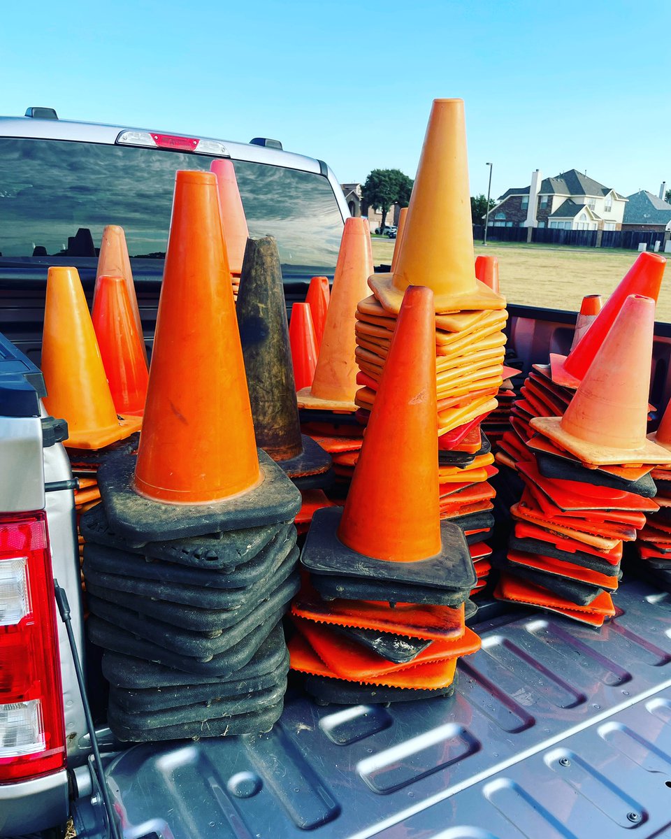 FlyinHawkCC's tweet photo. Looking more and more like cross country season βοΈ #coursesetup #gohawks #bhshawknation #theBUFF https://t.co/HrFfQBVOSp