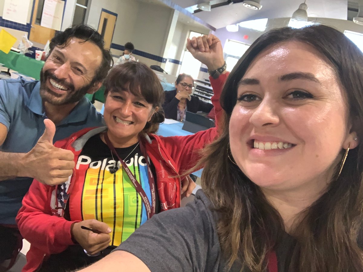 StaffordFA4's tweet photo. Ready for the new year! @StaffordEISD #FineArts #StaffordStrong #SignaturePractices https://t.co/AL3SumDhat