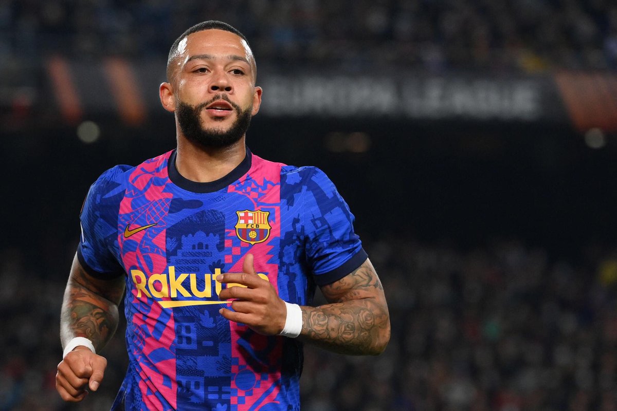 k_phestival's tweet photo. 🚨 FC Barcelona are in talks with Memphis Depay's lawyers to allow him to become a free agent. 

He is ready to leave if he can find a top new club. #FCB

(Source: Fabrizio Romano ) https://t.co/Tgfd4zFZ3y