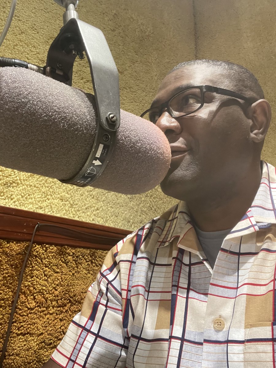DocReggies's tweet photo. Always enjoy my time with my friends at @koforadio Appreciate the opportunity to talk about @OttawaU campus life and programs. Always a great day to be an #OUBrave https://t.co/U7KlaHhNsc
