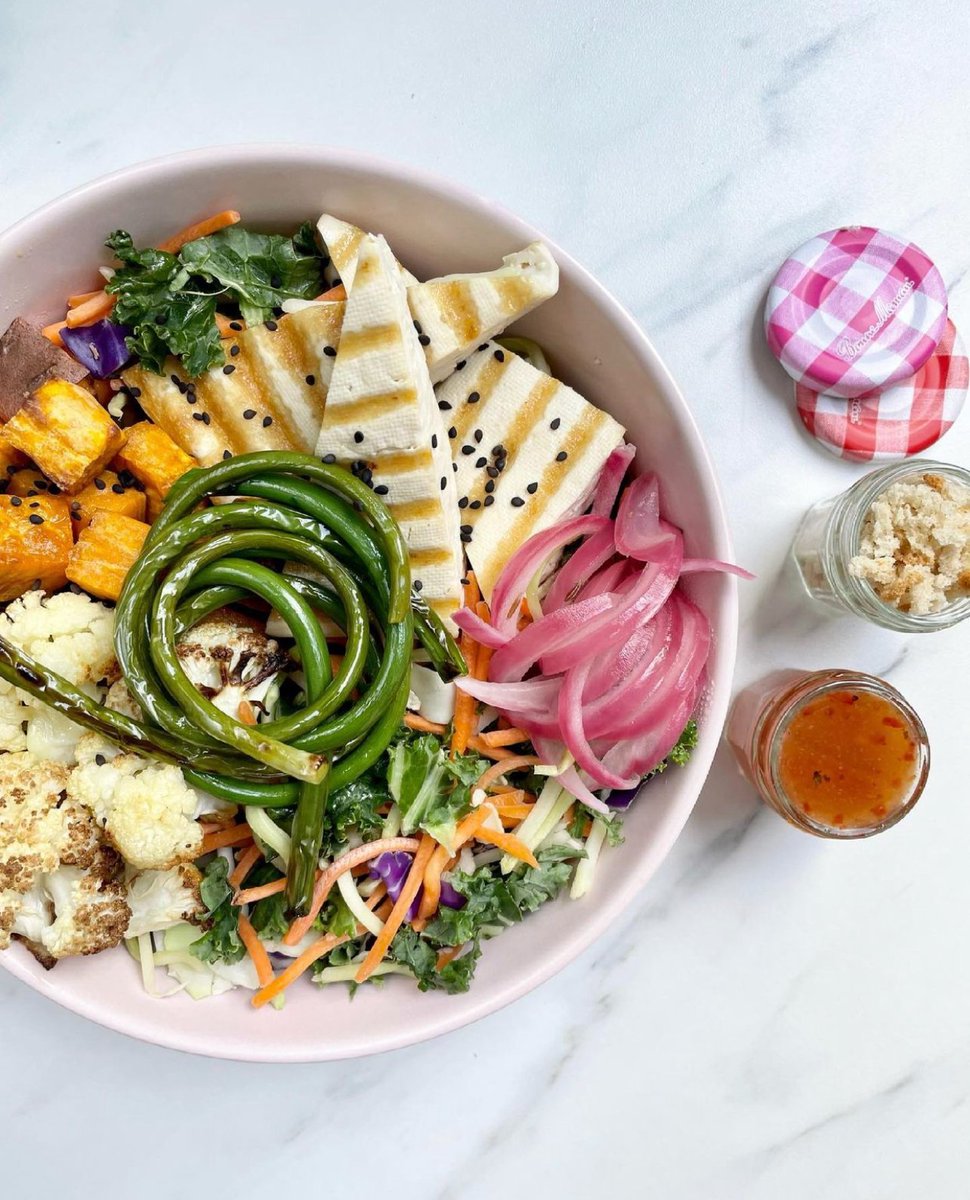 eatsmart's tweet image. We will never get over seeing the innovation from our fans with our salad kits. Thanks for the beautiful shot, @avivawittenberg!

Spark your food creativity: eatsmart.net/products/