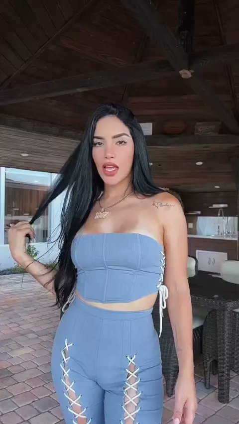 AnaMariatwiter2's tweet image. Hola lindura 😍
#HelloLikee #lik  #Likee
 #LIKEEapp l.likee.video/v/eeJuts