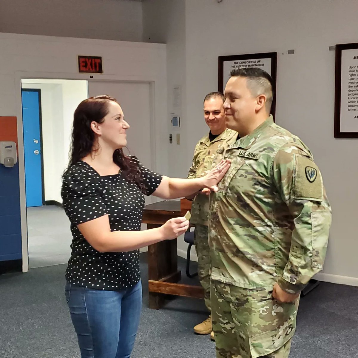 NCOAEustis's tweet photo. The NCOA is proud to promote its Quality Assurance NCO to the Senior NCO Ranks this week. SFC Escarcega, a 15E has been a valuable asset during his time here at the Academy, and we are proud to see him progress to the next level.
#forgedtolead
#thisismysquad
#abovethebest https://t.co/JJVLWeQjOR