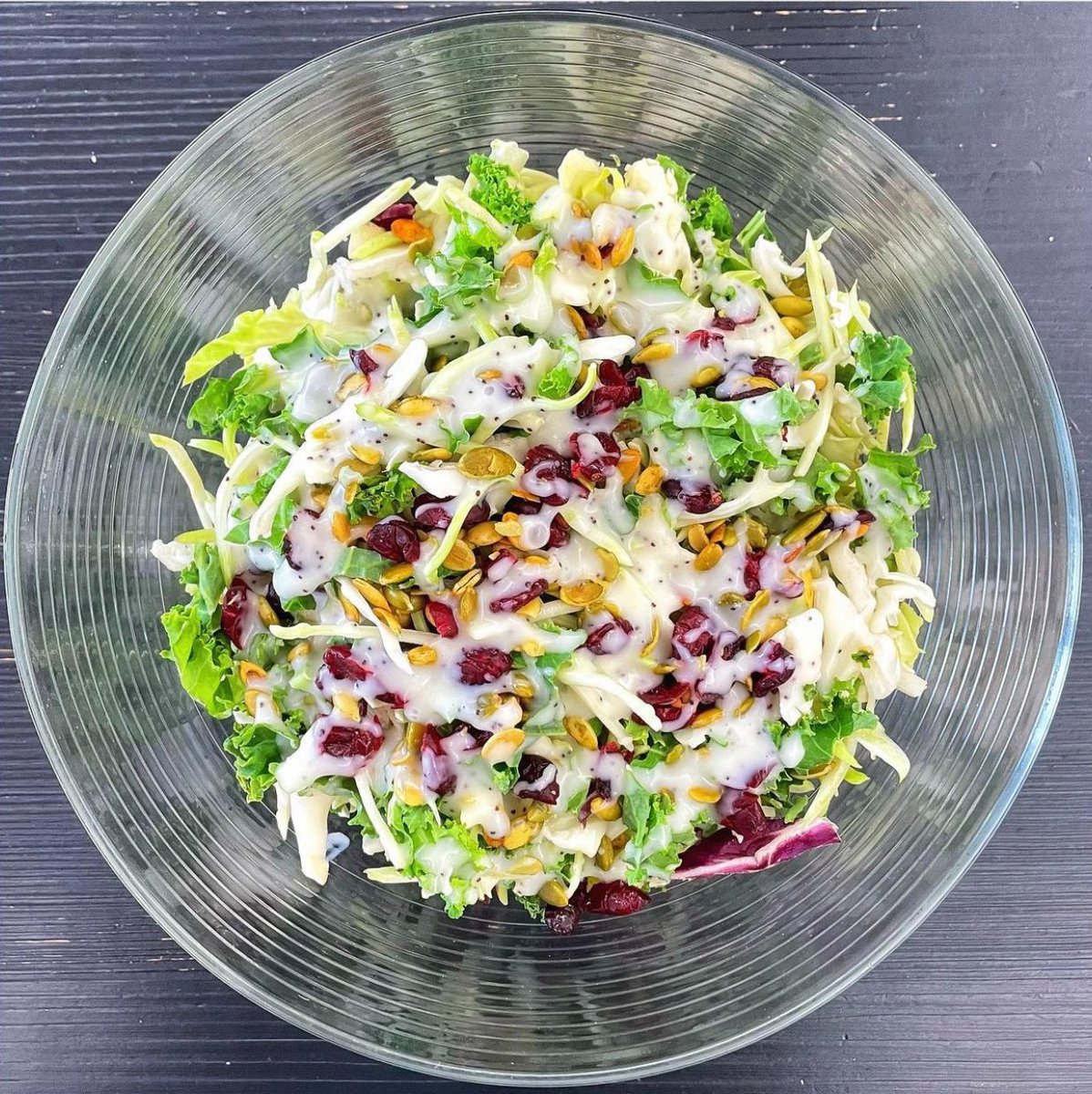 eatsmart's tweet image. With 7 superfoods, our Sweet Kale Salad Kit has a lot of goodness packed into one bag. What's your favorite ingredient in this kit?

Thanks to @greenp519  for the shot!

Shop Sweet Kale: eatsmart.net/products/chopp…