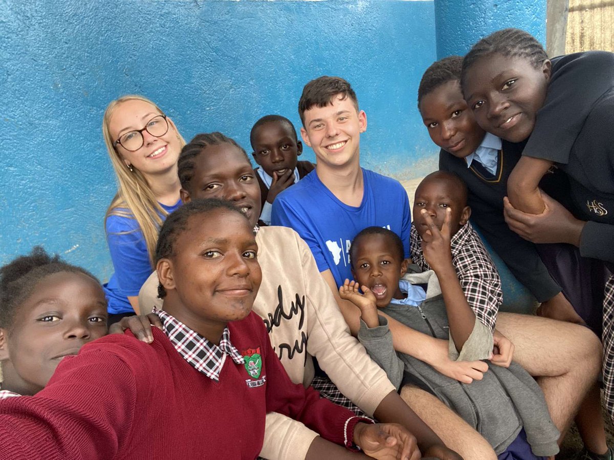 samcarey72's tweet image. Hannah Bryan want to thank @LionsClubsBI so much for #makingthingspossible❤️ working with children and changing lives at  #thewalkcentrenakuru orgainised by #chicollegegroup